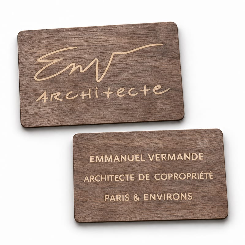 Carte NFC Bois gravée — Noyer, vue 1
