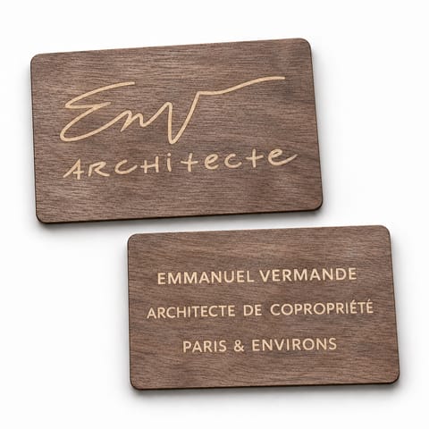 Carte NFC Bois gravée — Noyer, vue 1